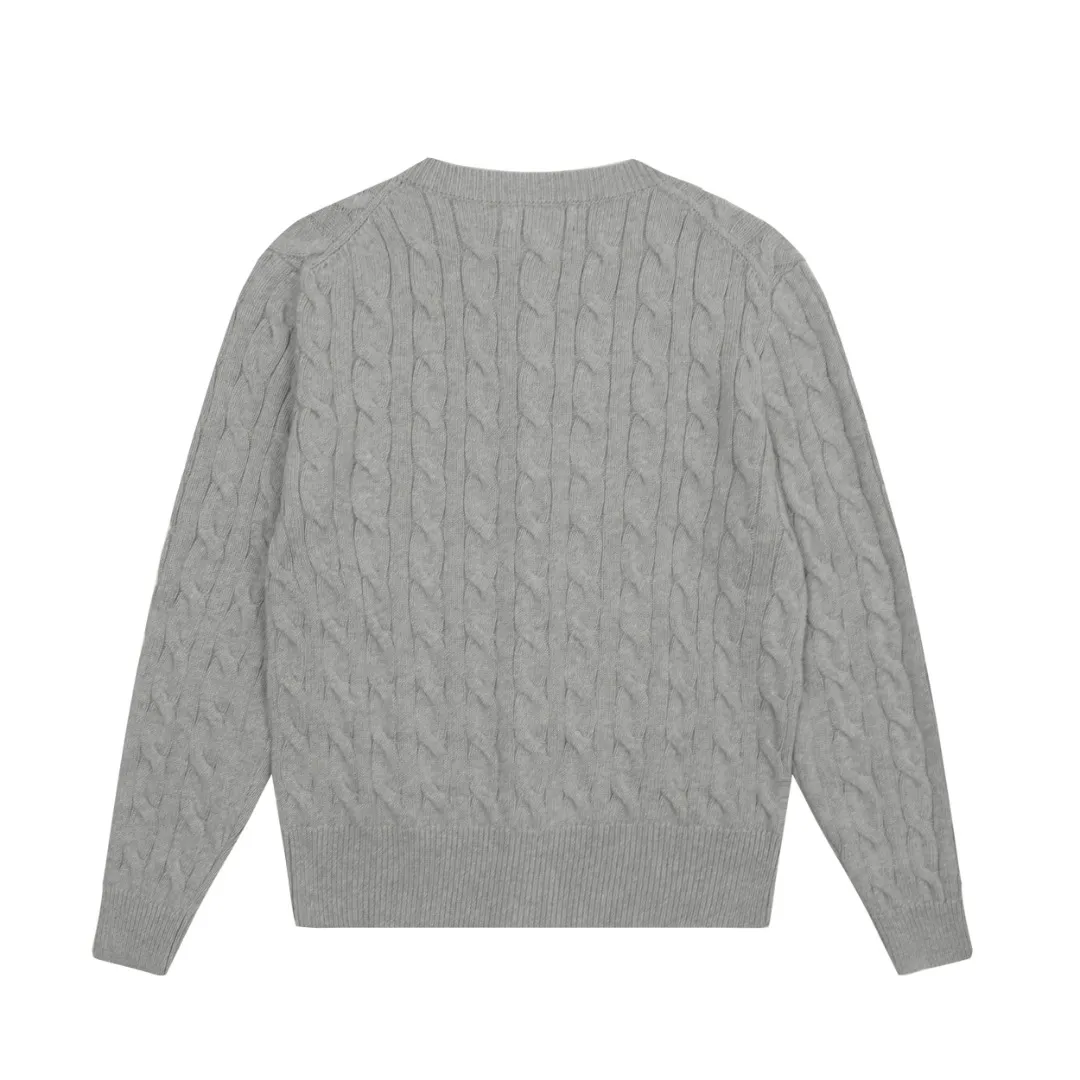 🅿️230 "Top quality" Style number: DS006# [Ralph Lauren round neck solid color pony embroidered logo twist knitted cardigan] ✅Ralph Lauren classic basic versatile knitted cardigan jacket for all seasons ✅Main supplier platform live broadcast Wholesale entity Replacement if out of stock No removal from shelves ✅ZP quality 1:1 version Scan code to enter the GF website Counter quality ✅Detailed quality The only one in Guangzhou Imported quality cotton yarn Focusing on high-end, cost-effective, and good quality. Needless to say, the version is restored to the original version. The maximum size can be worn up to 160 pounds. Loose, comfortable and stress-free. ✅The upper body is simple and easy to match. A must-have for goddess ootd. Good-looking clothes are never picky. A must-have in the goddess’ wardrobe. Size: S-XL. Color: Black, navy, off-white, gray, light blue, light pink, colorful blue, khaki, bright yellow, purple, Chinese red, turquoise green.